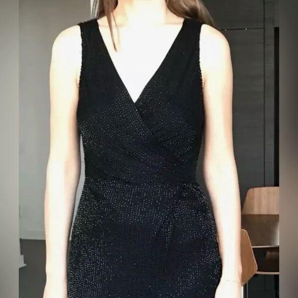 ❤️ NWT DVF FULLY HAND BEADED FAUX WRAP OCCASION DRESS. 100% SILK - Picture 4 of 15